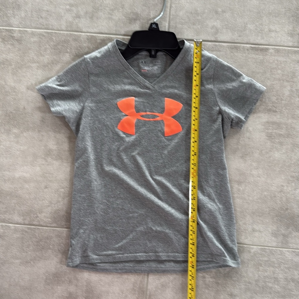 Under Armour Girl's Gray/Orange  V-Neck Short Sleeve Loose Fit Shirt - YSM - Picture 6 of 7
